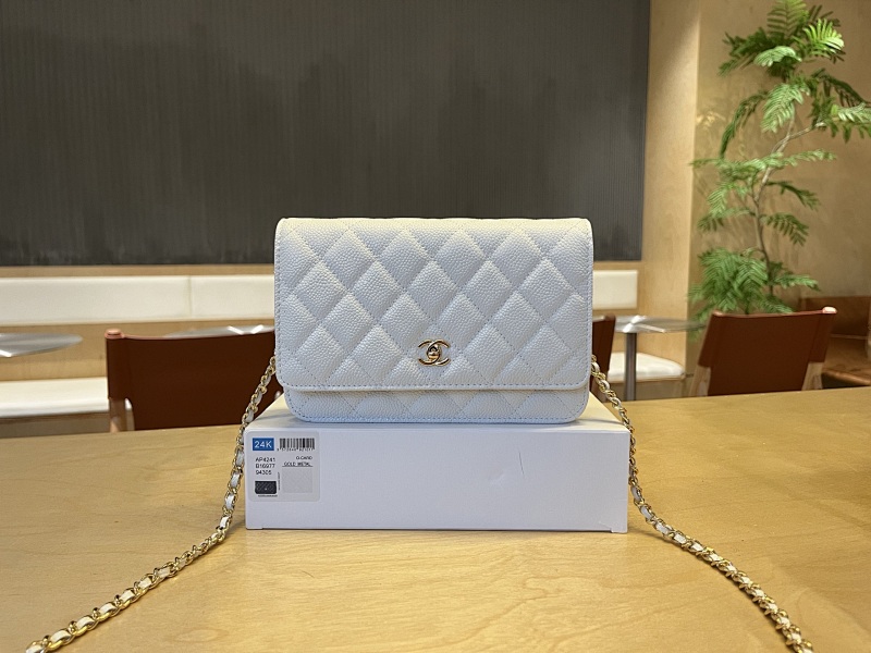 Chanel AP4241