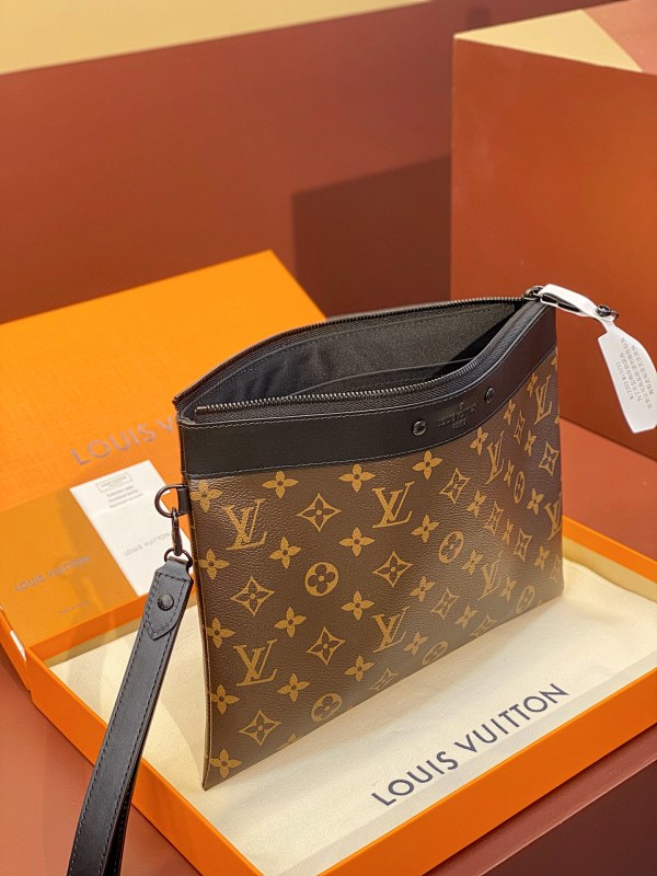 Louis Vuitton M82079