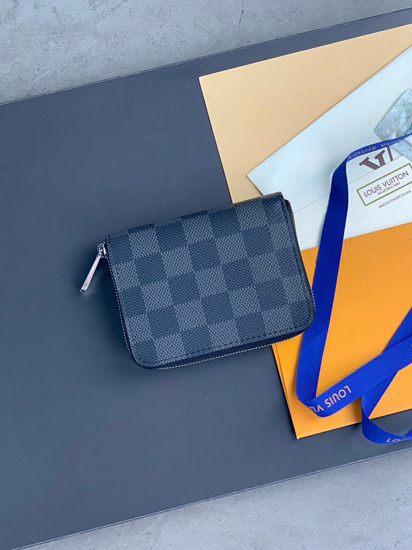 Louis Vuitton N63070