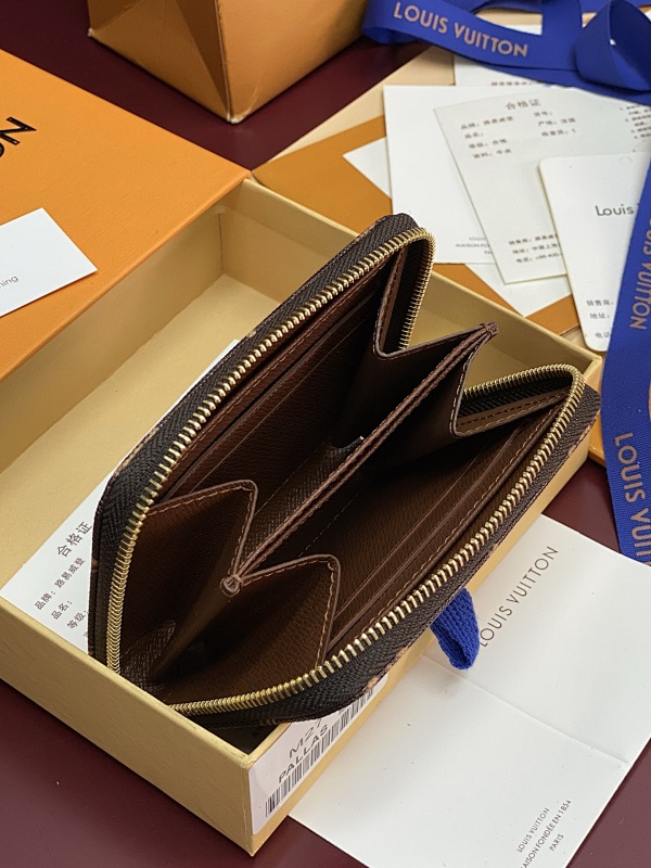 Louis Vuitton M27721