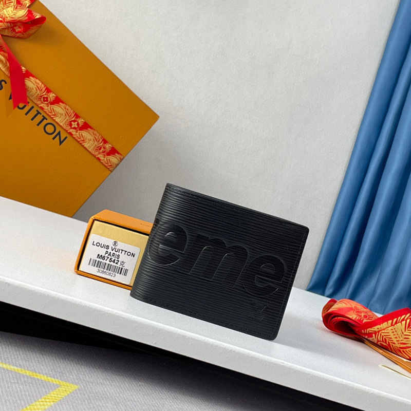Louis Vuitton M67542