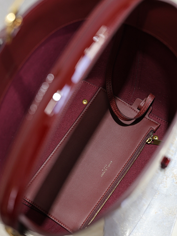 Saint Laurent Saint Laurent