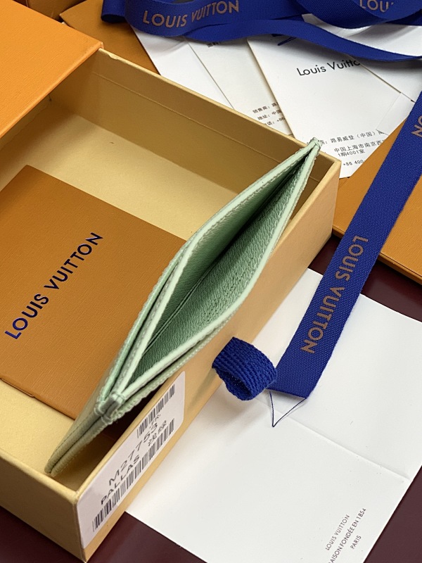 Louis Vuitton M27756