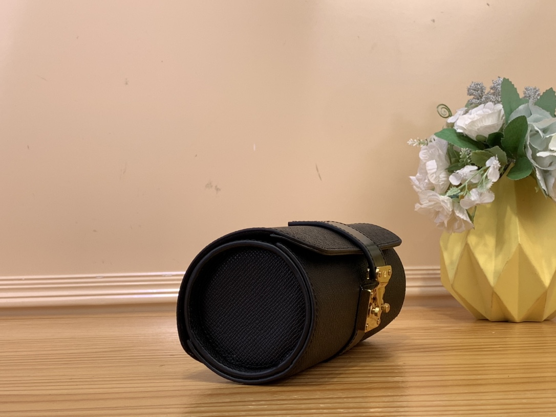 Louis Vuitton Louis Vuitton