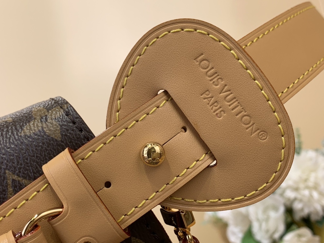 Louis Vuitton M12926