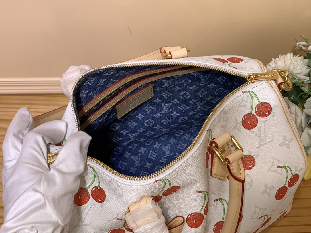 Louis Vuitton M14238