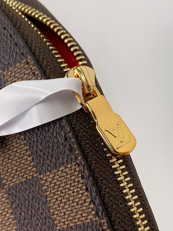 Louis Vuitton M47353