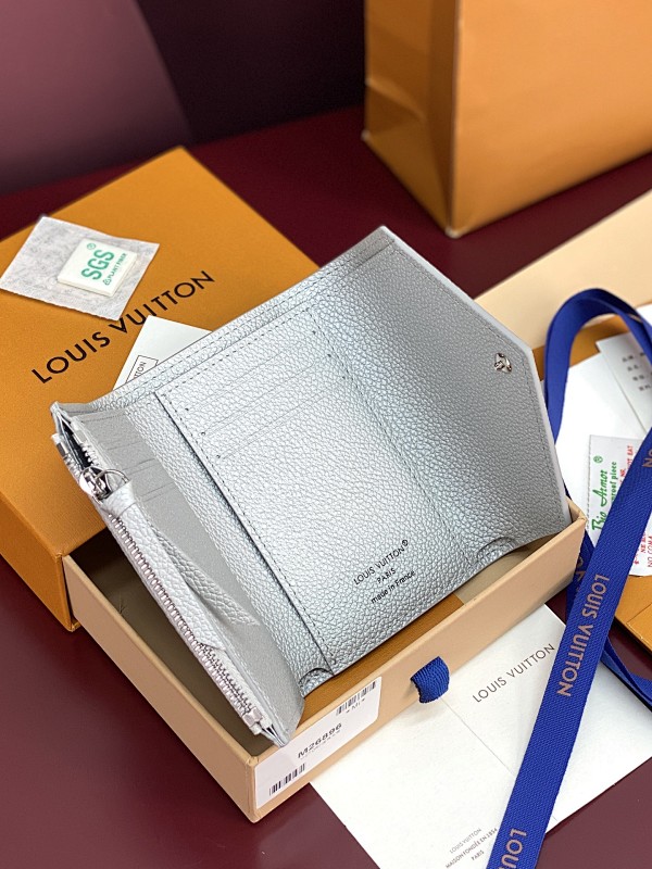 Louis Vuitton M26896