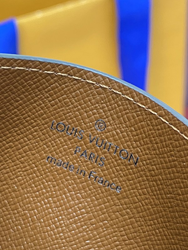 Louis Vuitton M61733