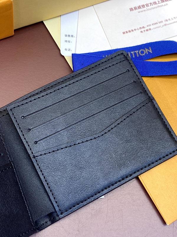 Louis Vuitton M83128