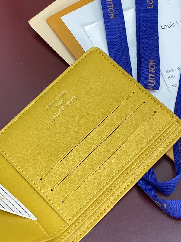 Louis Vuitton M25801
