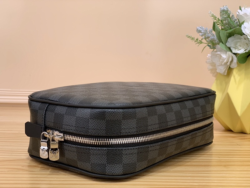 Louis Vuitton M43383