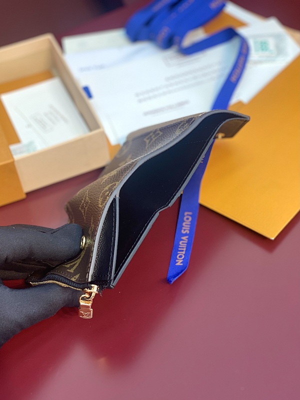 Louis Vuitton M80725