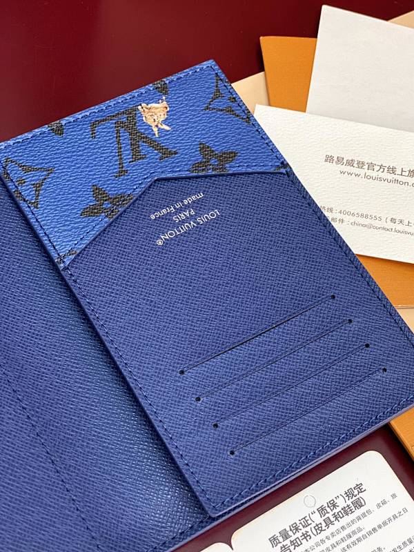Louis Vuitton M27052