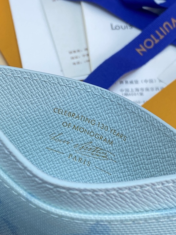 Louis Vuitton M27756