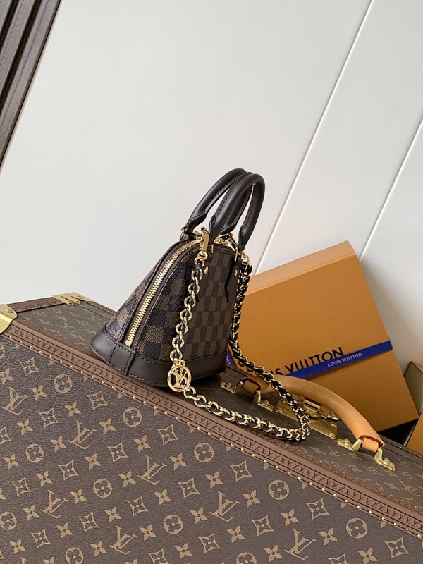 Louis Vuitton Louis Vuitton