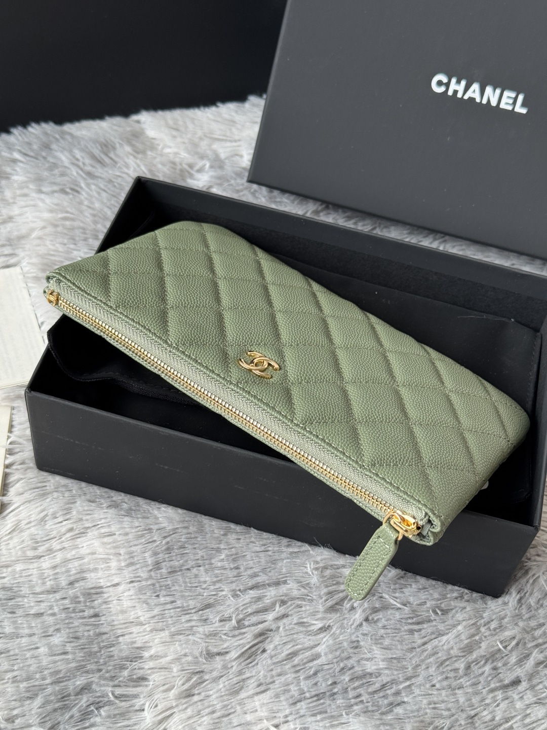 Chanel AP1081