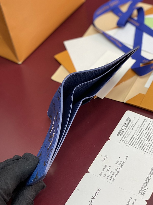 Louis Vuitton M27057