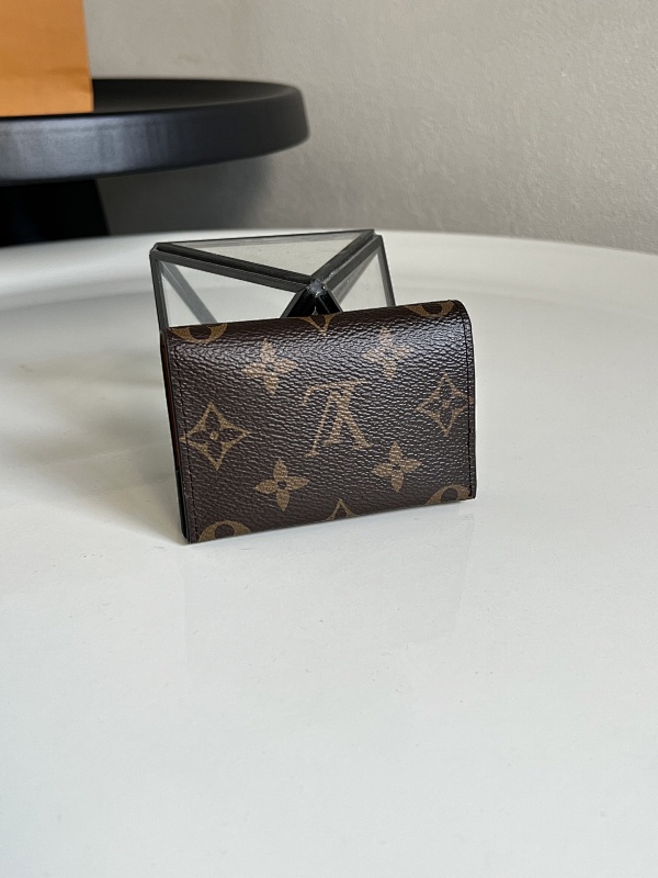 Louis Vuitton M26002