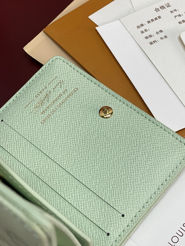 Louis Vuitton M27680