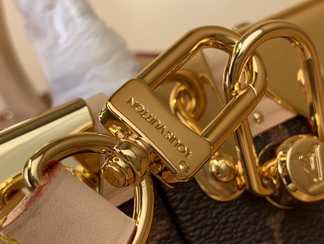 Louis Vuitton Louis Vuitton