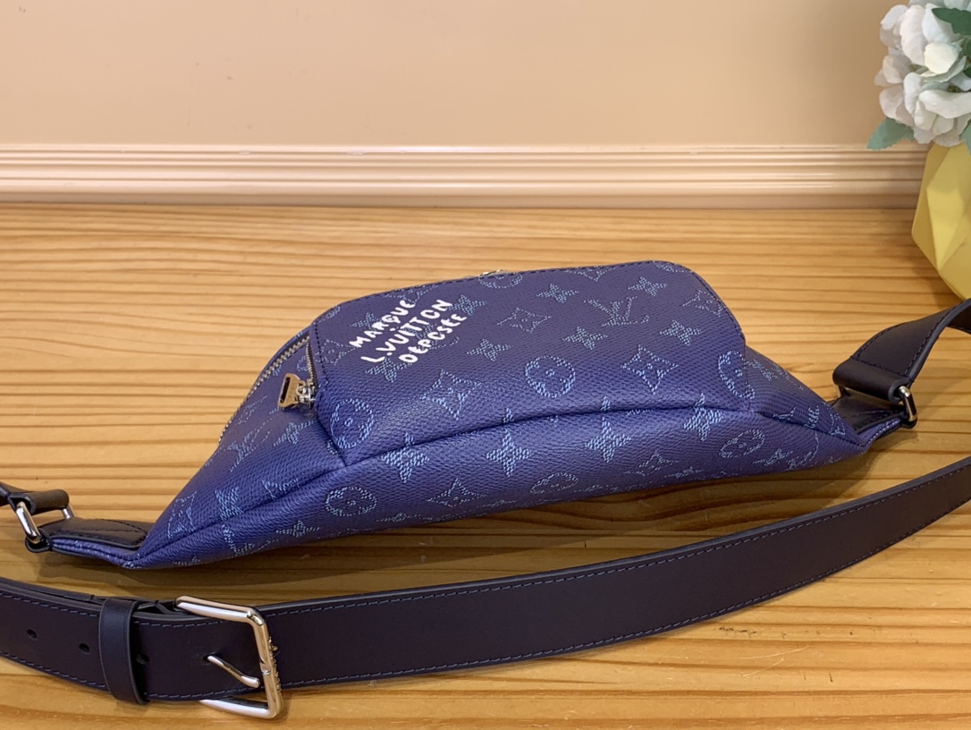 Louis Vuitton M26821