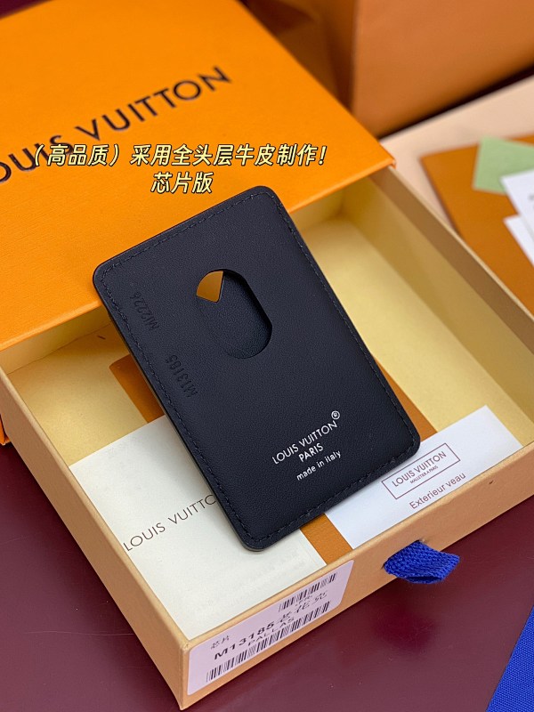 Louis Vuitton M13185