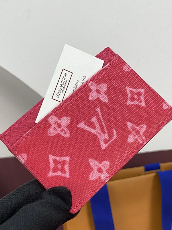 Louis Vuitton M27756