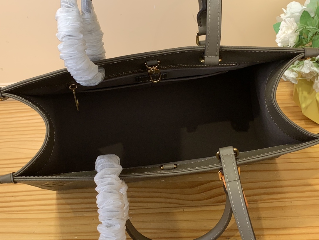 Louis Vuitton Louis Vuitton