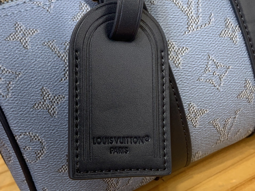 Louis Vuitton Louis Vuitton