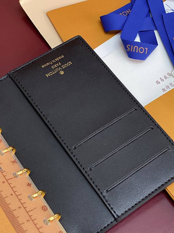 Louis Vuitton R20005