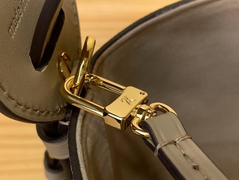 Louis Vuitton Louis Vuitton