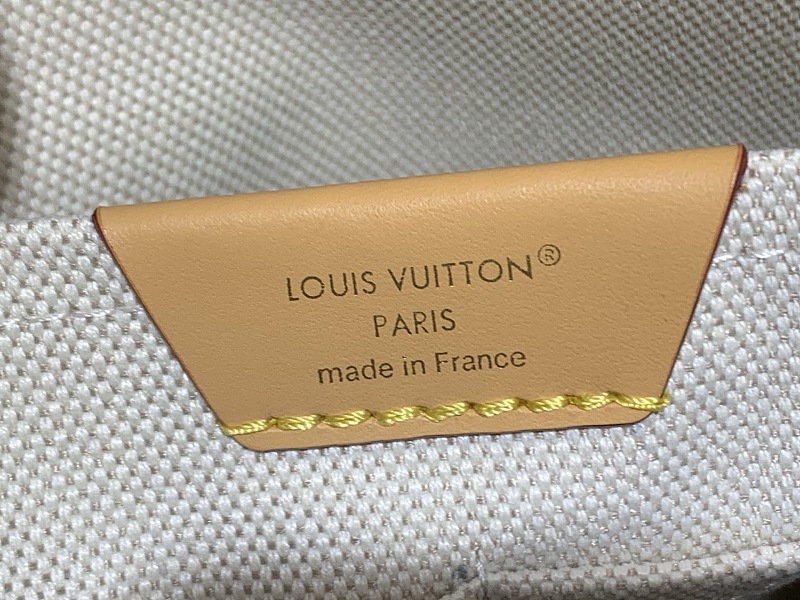 Louis Vuitton M27080