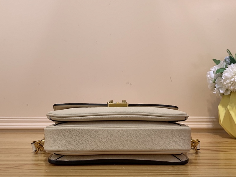 Louis Vuitton M22942