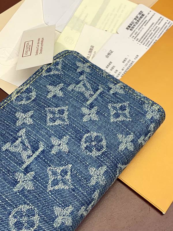 Louis Vuitton M28297