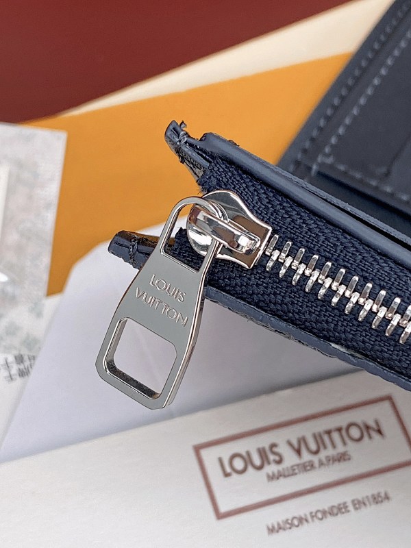 Louis Vuitton M26250