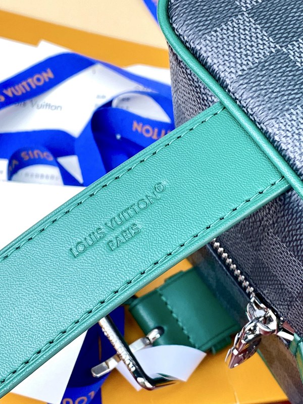 Louis Vuitton N40852