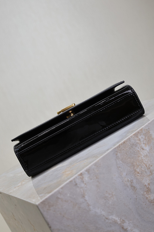 Saint Laurent Saint Laurent