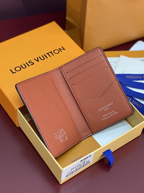Louis Vuitton M28010