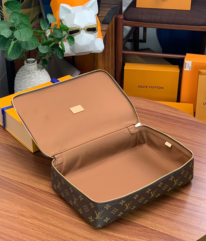 Louis Vuitton Louis Vuitton