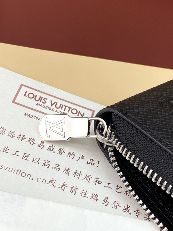 Louis Vuitton M31071