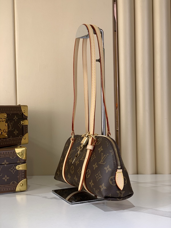 Louis Vuitton M28953