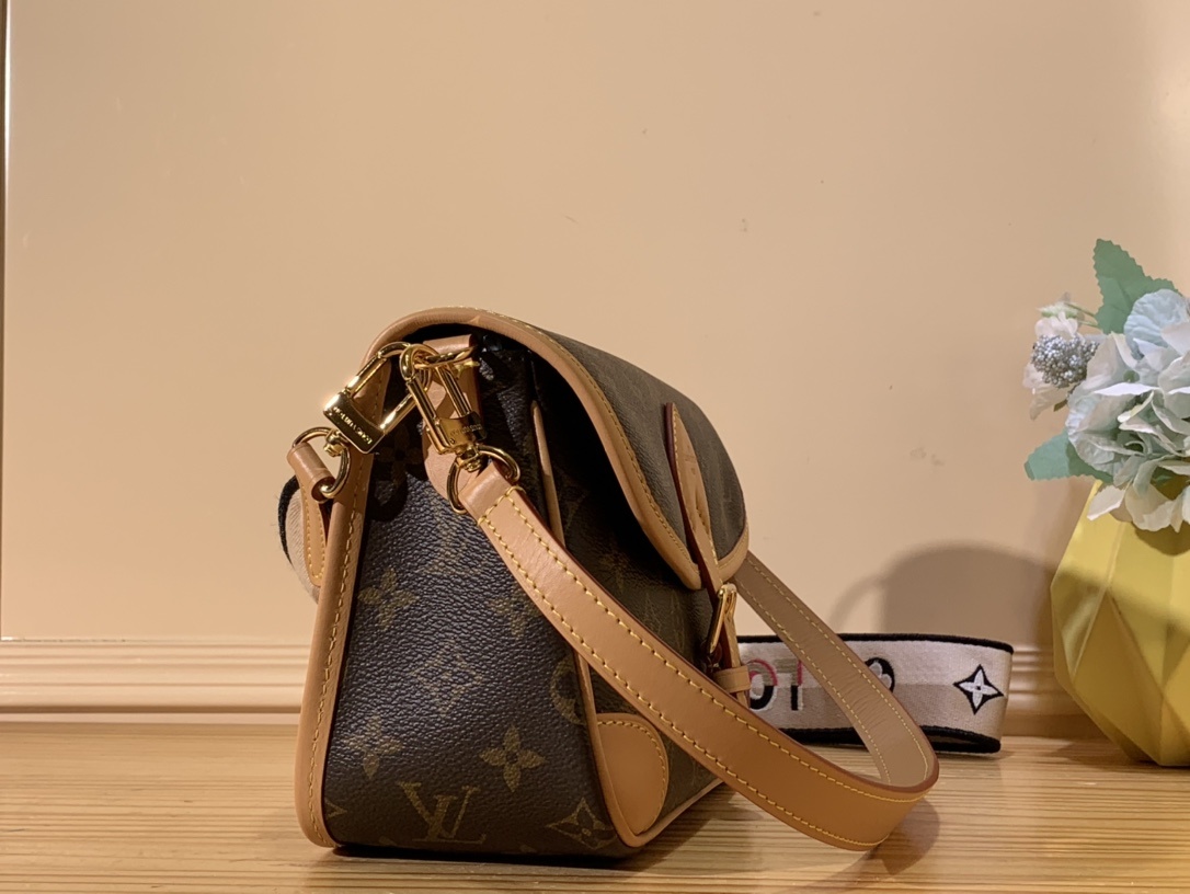 Louis Vuitton Louis Vuitton