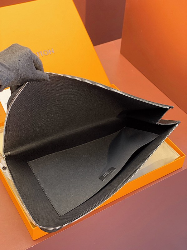 Louis Vuitton M44499