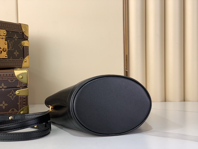 Louis Vuitton Louis Vuitton