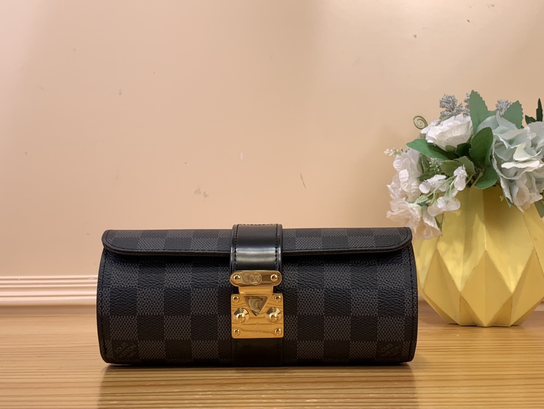 Louis Vuitton Louis Vuitton