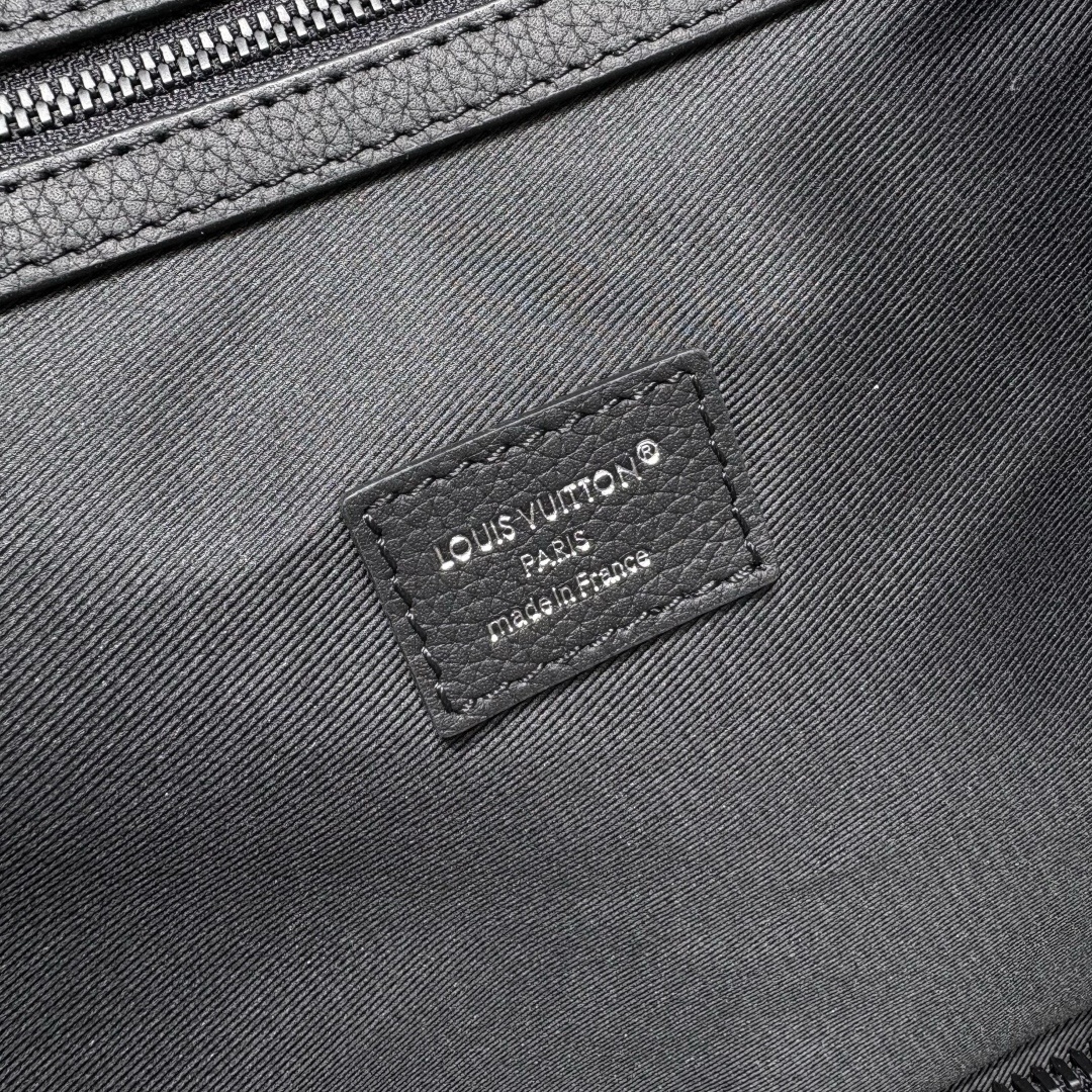 Louis Vuitton M14957