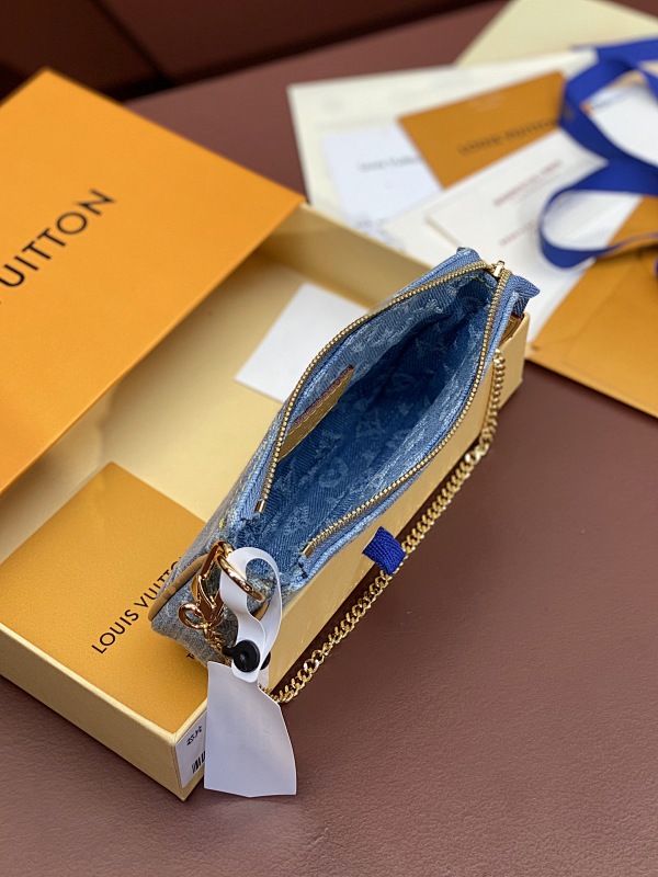 Louis Vuitton M58009