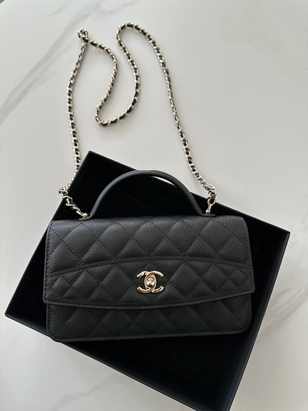 Chanel AP4402
