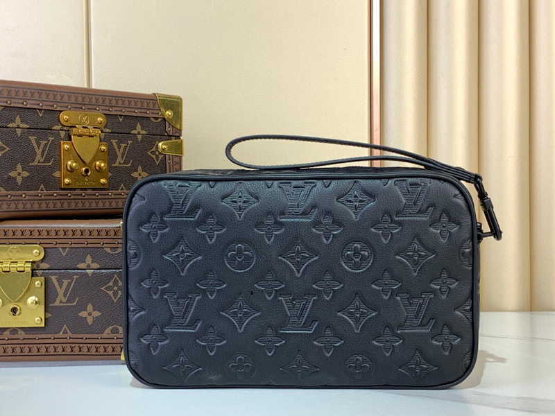Louis Vuitton M14910